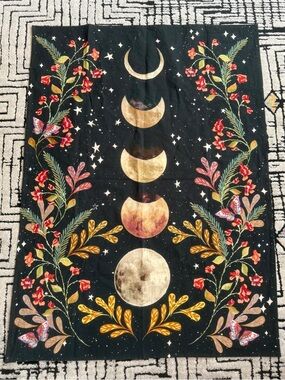 Excellent Condition Urban Outfitters Moon Phase Tapest